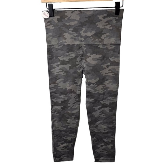 Spanx Look At Me Now Cropped Leggings Green Camo High Waist Seamless Slimming - Picture 2 of 6